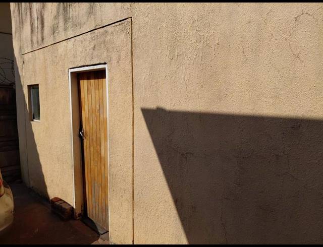 10 BEDROOM HOUSE FOR SALE IN YEOVILLE